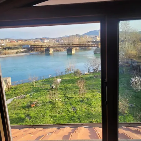 شقة Drini River